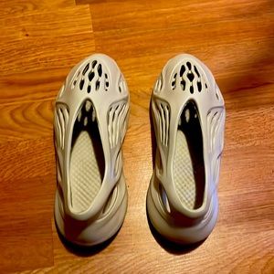 Yeezy sand foam runners